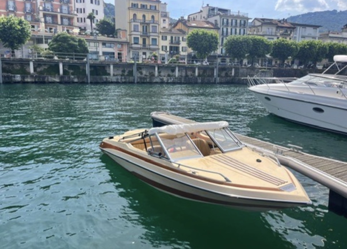 Glastron SSV-164 moored on Lake Maggiore in front of Stresa